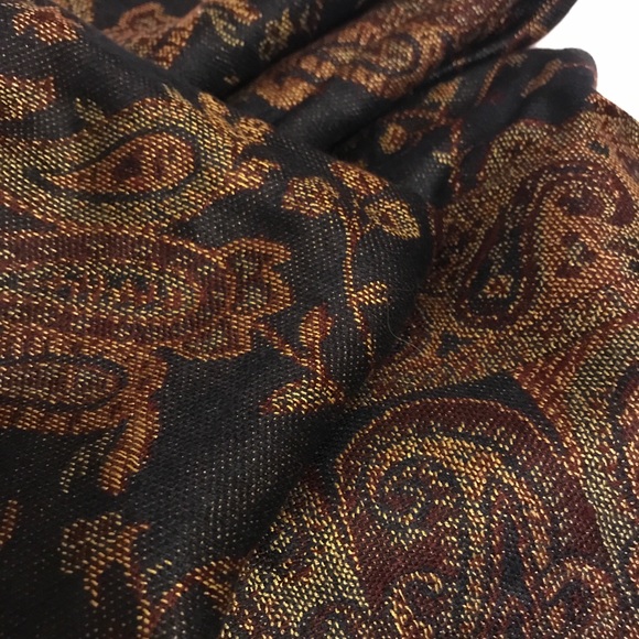 Pattern Scarf - Picture 3 of 4